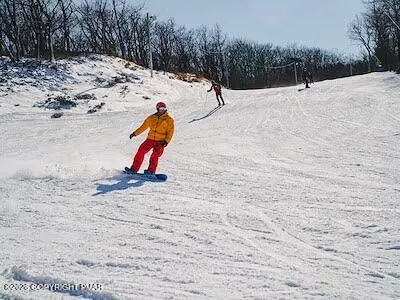 $279,000 | 1374 Spruce Drive, Cresco, PA 18326