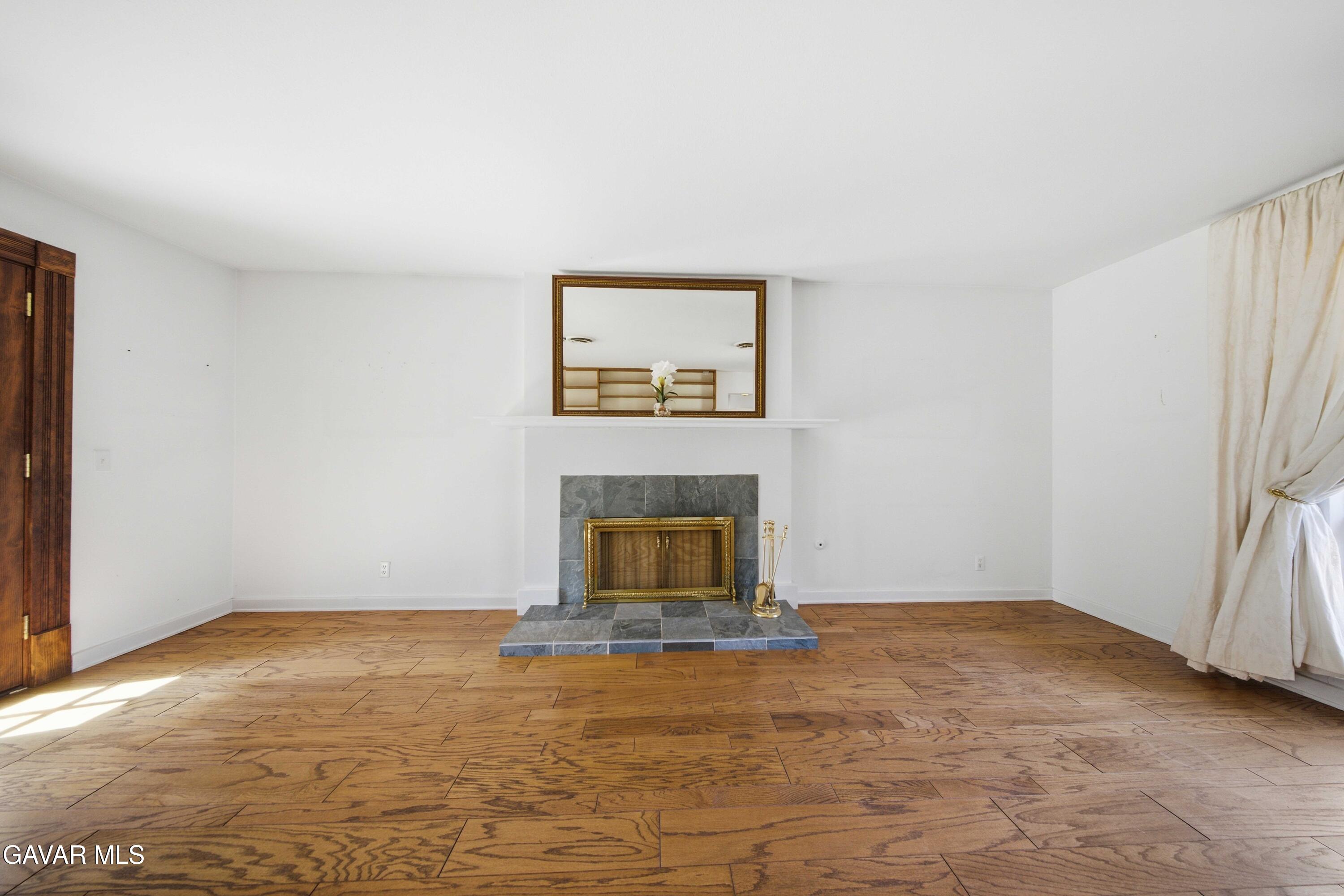 43944 Halcom Avenue Lancaster, CA 93536 - Photo 6 of 28 43944 Halcom Ave-5