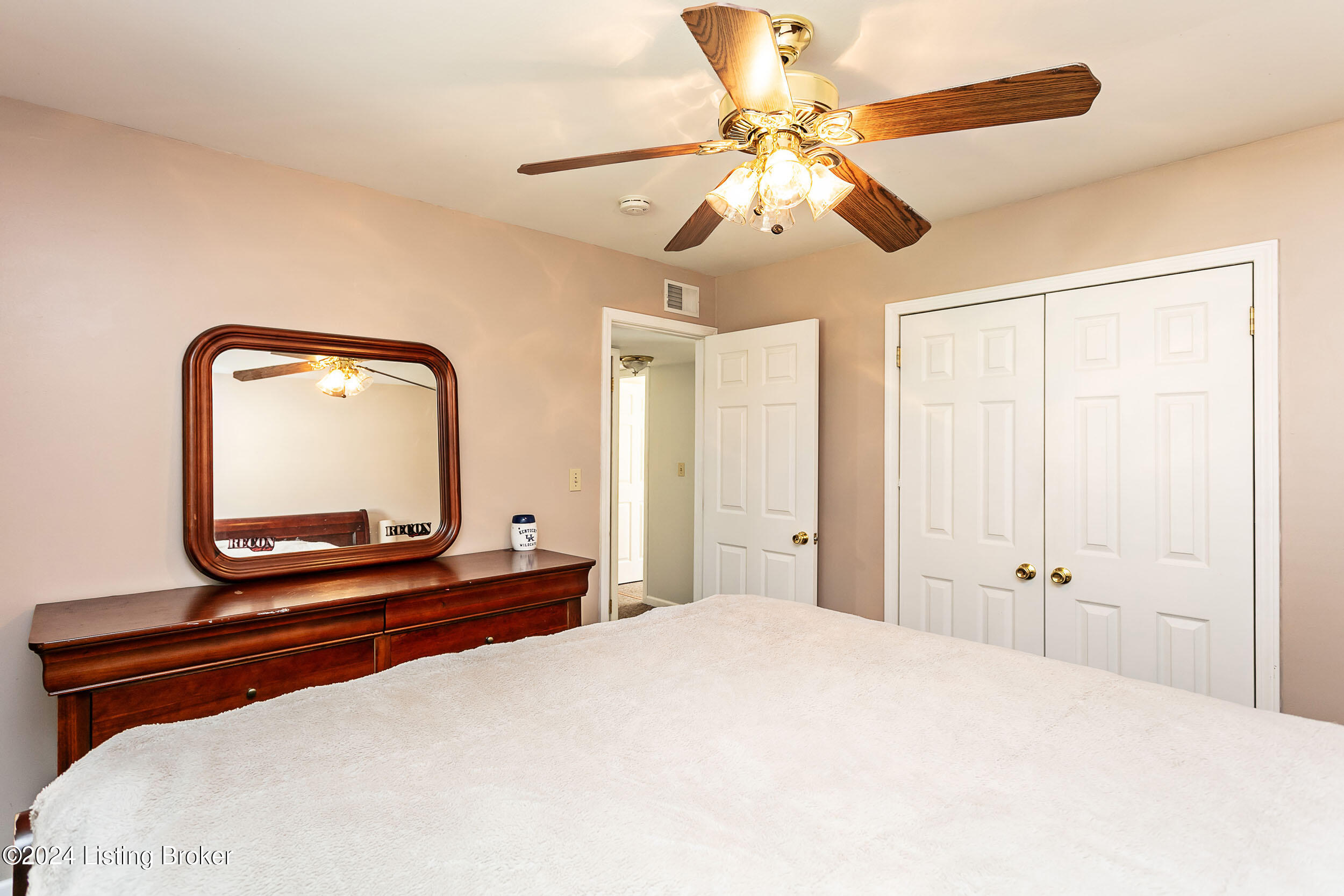 215 Valley Road Louisville, KY 40229 - Photo 9 of 10 215ValleyRd-19