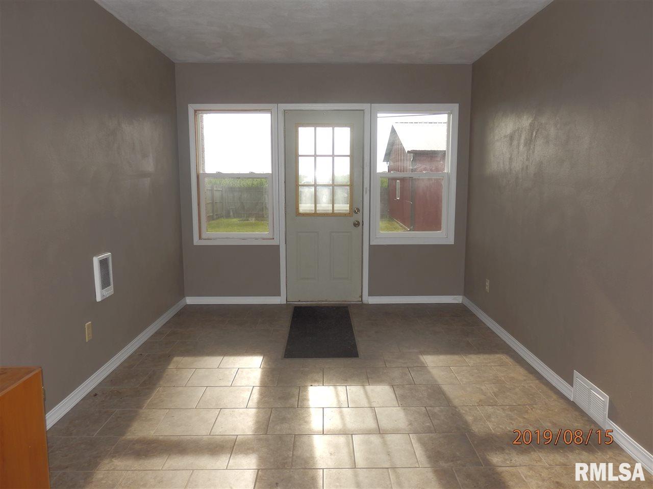 215 South Cramer Road Elmwood, IL 61529 - Photo 2 of 31