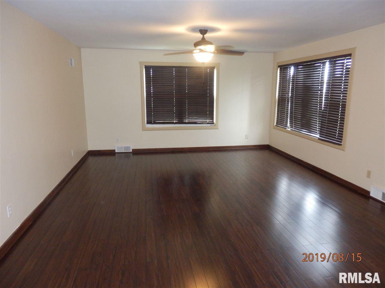 215 South Cramer Road Elmwood, IL 61529 - Photo 7 of 31