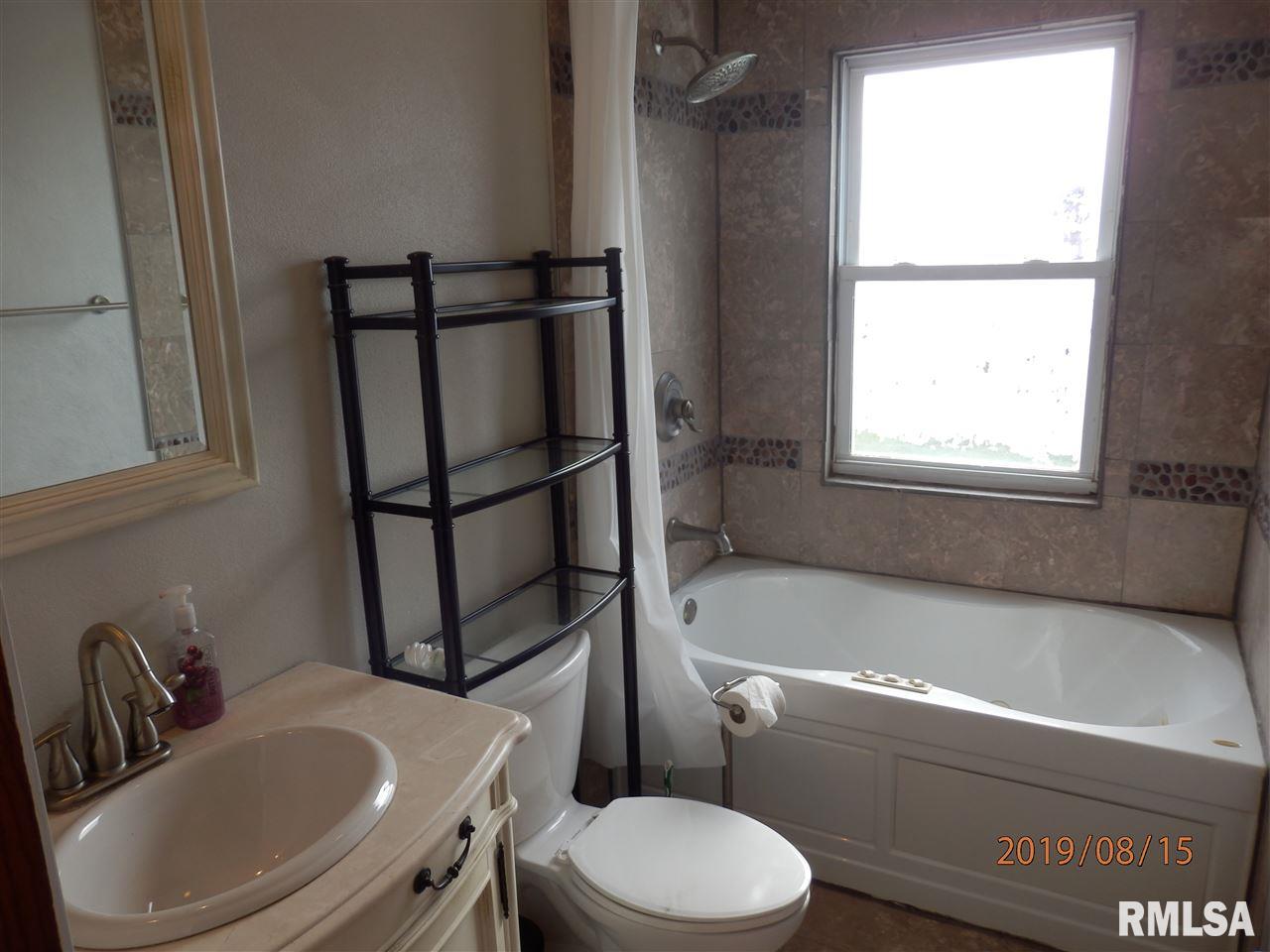 215 South Cramer Road Elmwood, IL 61529 - Photo 9 of 31