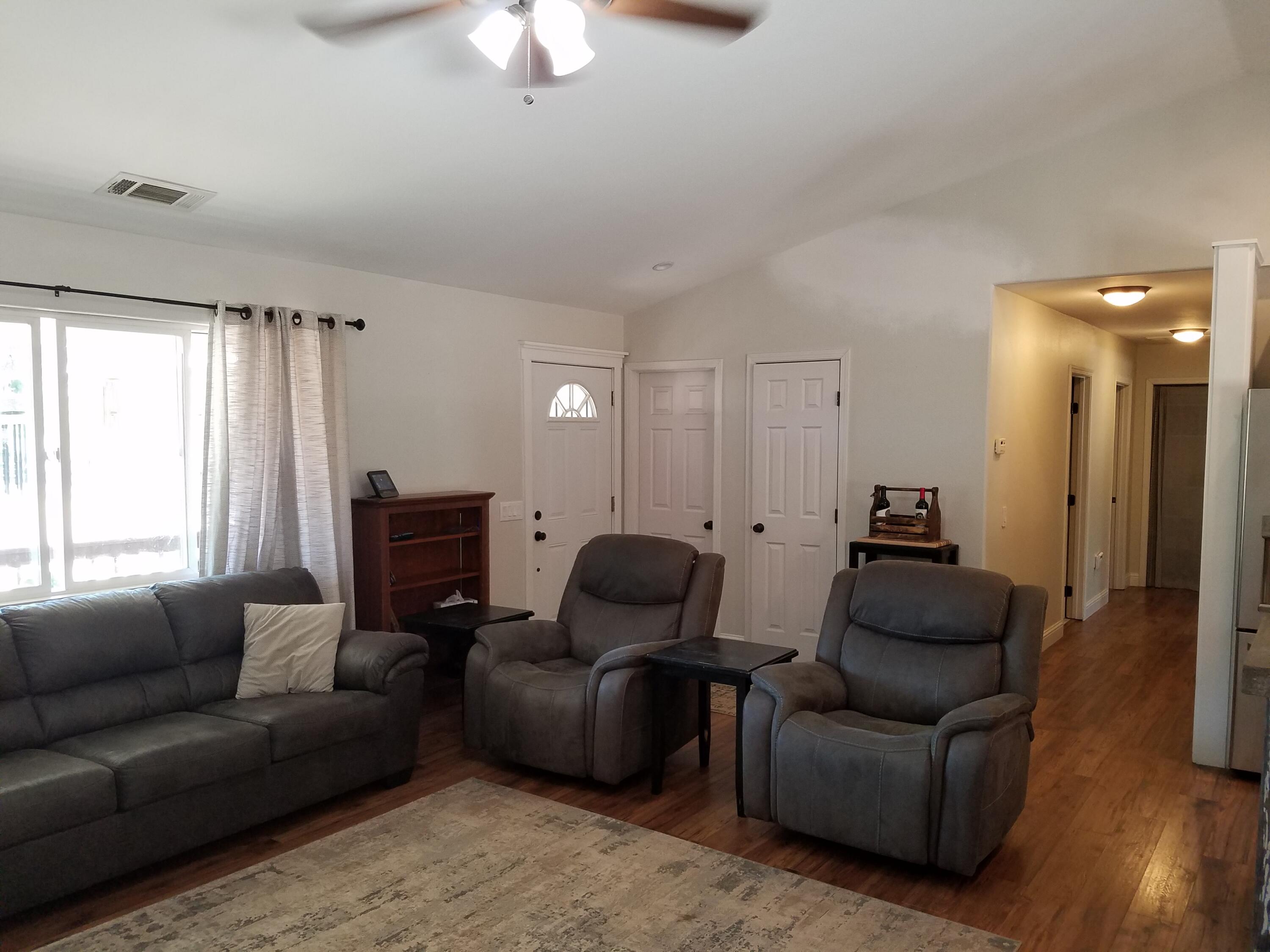 6711 Black Butte Road Shingletown, CA 96088 - Photo 17 of 40 INT ENTRY / LIVINGROOM