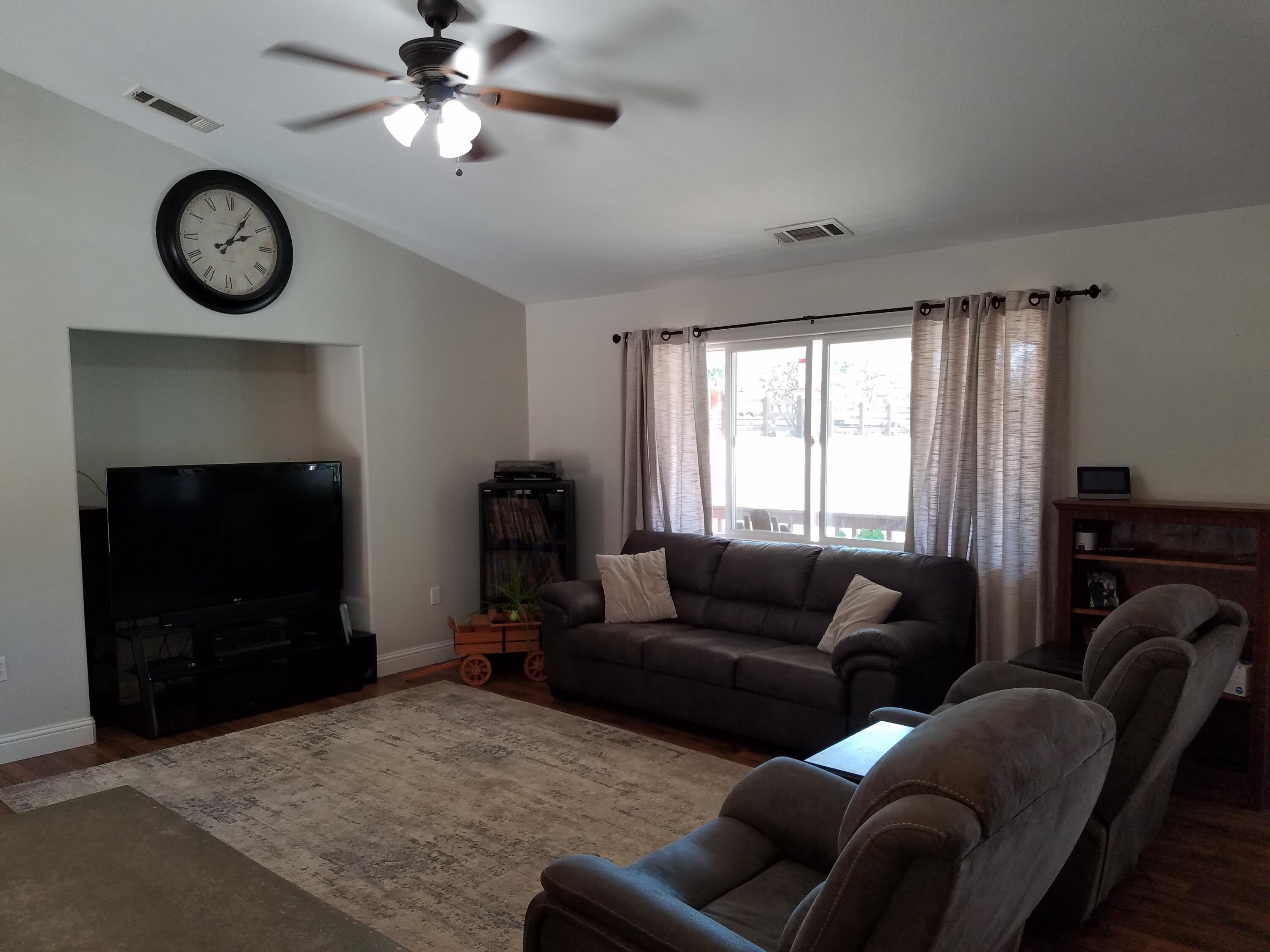 6711 Black Butte Road Shingletown, CA 96088 - Photo 18 of 40 LIVINGROOM