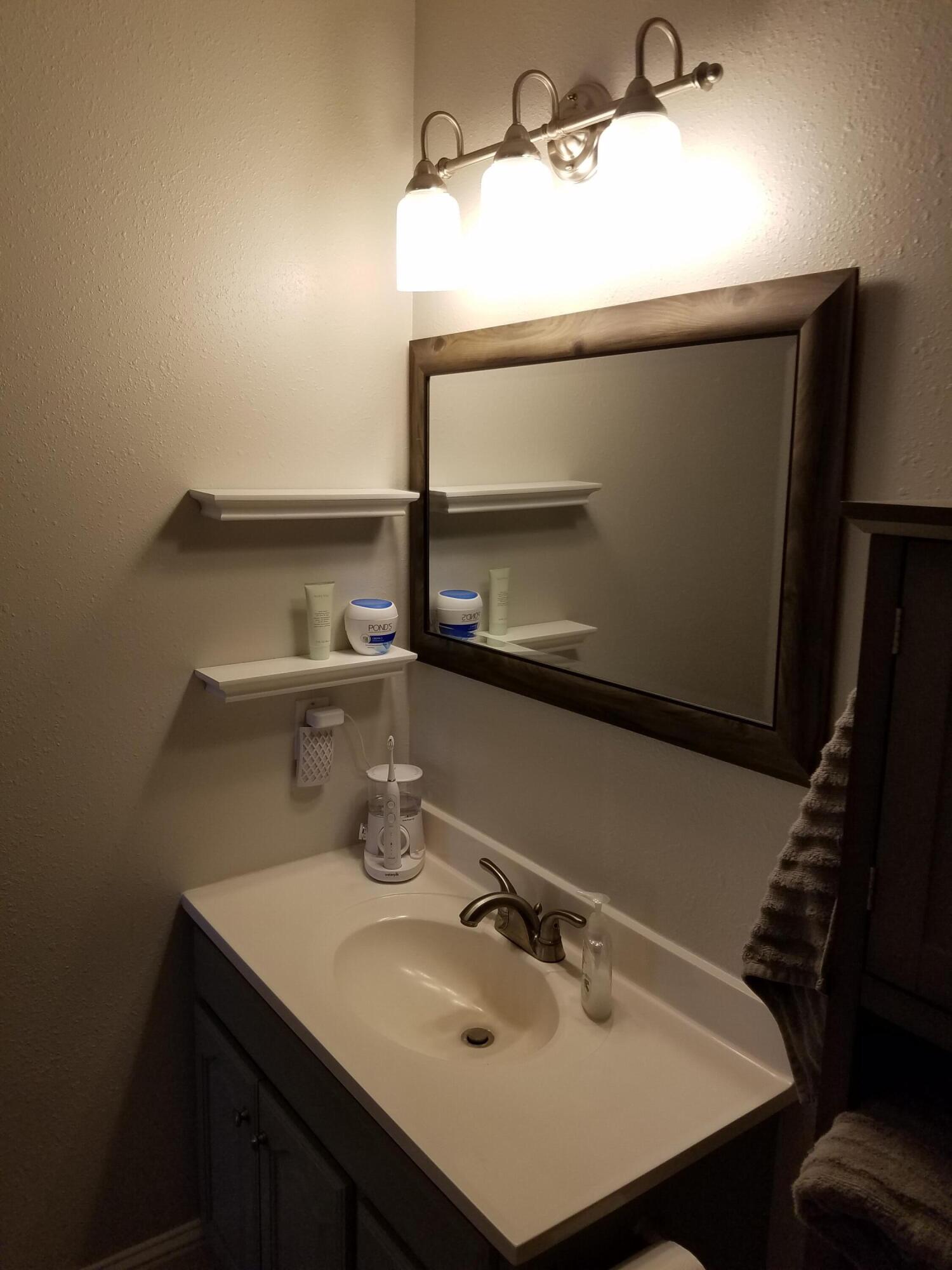 6711 Black Butte Road Shingletown, CA 96088 - Photo 31 of 40 MASTER VANITY