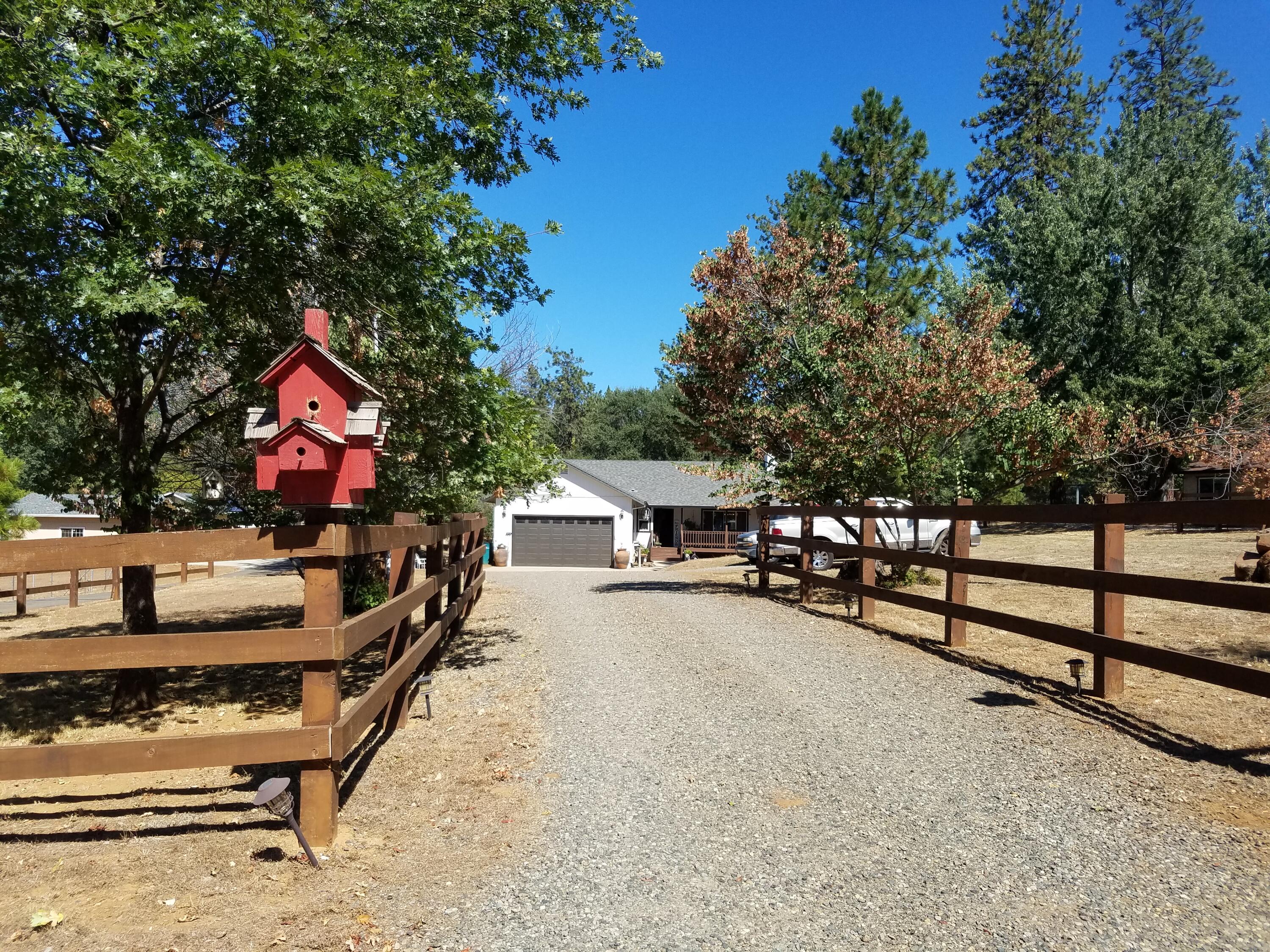 6711 Black Butte Road Shingletown, CA 96088 - Photo 8 of 40 DRIVEWAY / ENTRY