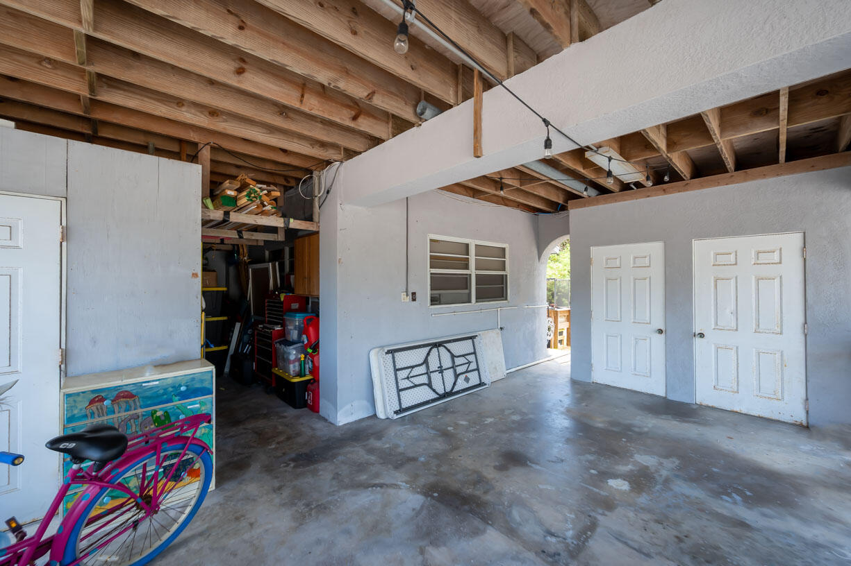 220 Sunset Road Big Pine Key, FL 33043 - Photo 20 of 31 Carport