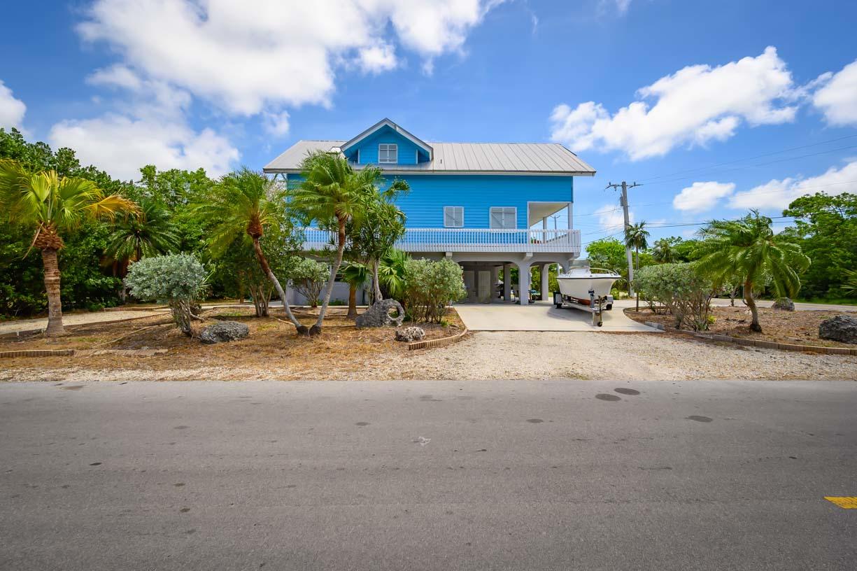220 Sunset Road Big Pine Key, FL 33043 - Photo 22 of 31 Front of House