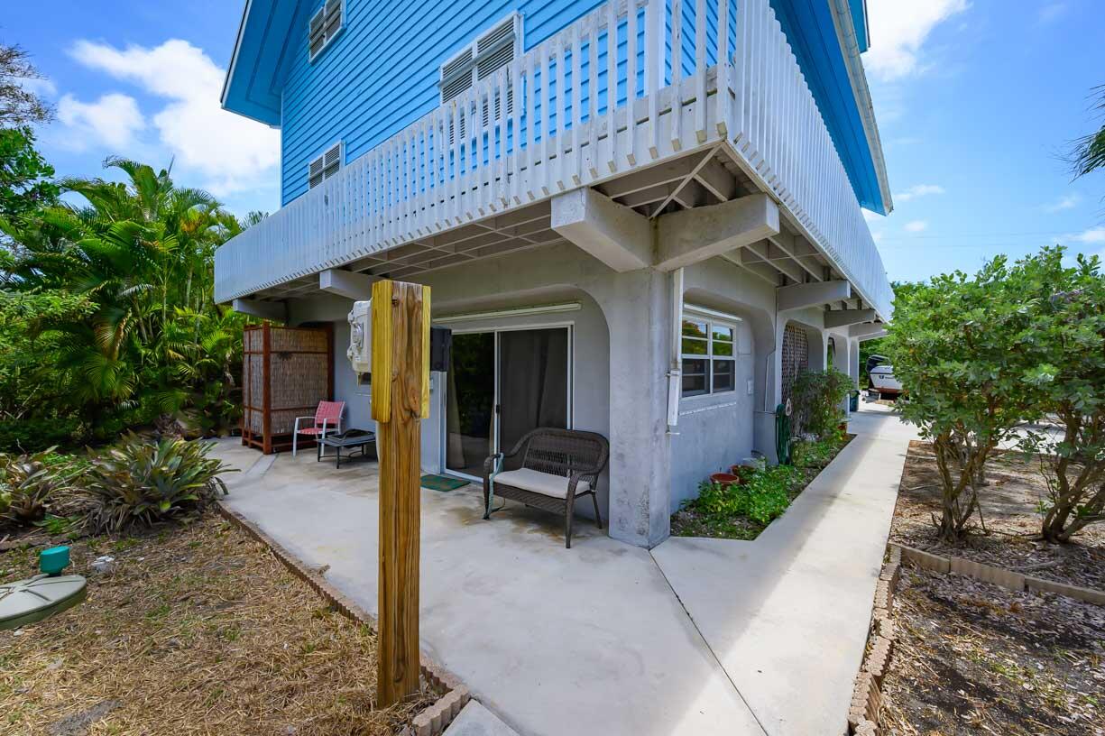 220 Sunset Road Big Pine Key, FL 33043 - Photo 23 of 31 Side of House