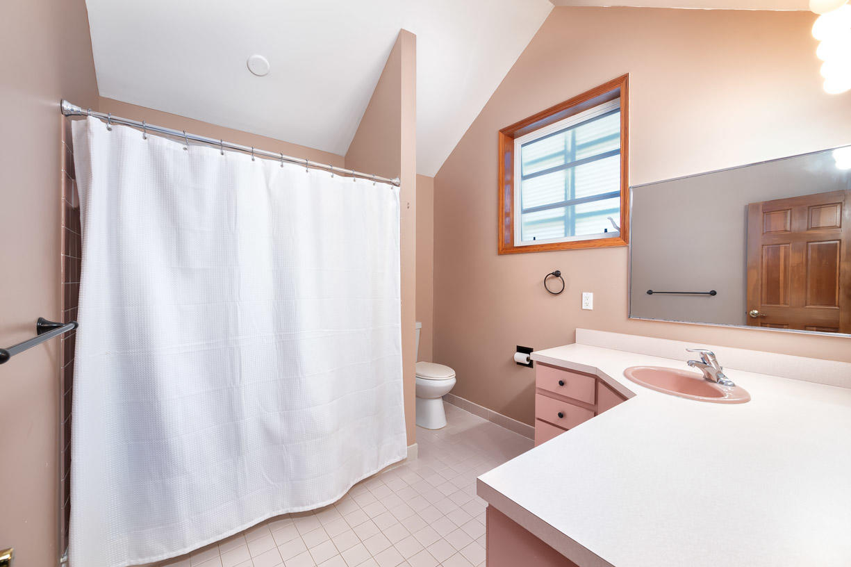 220 Sunset Road Big Pine Key, FL 33043 - Photo 8 of 31 Master Bathroom