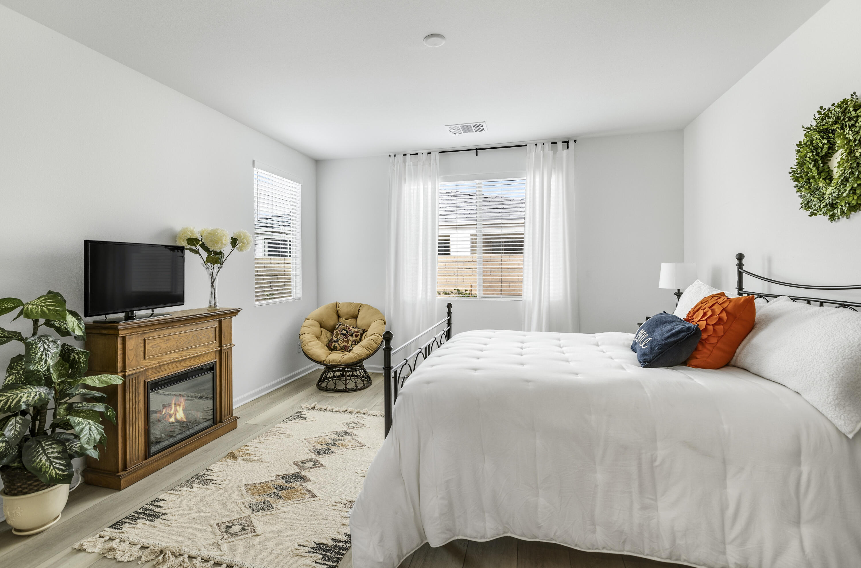 78804 Santa Rosa Way Palm Desert, CA 92211 - Photo 23 of 40 a bedroom with a bed and a television
