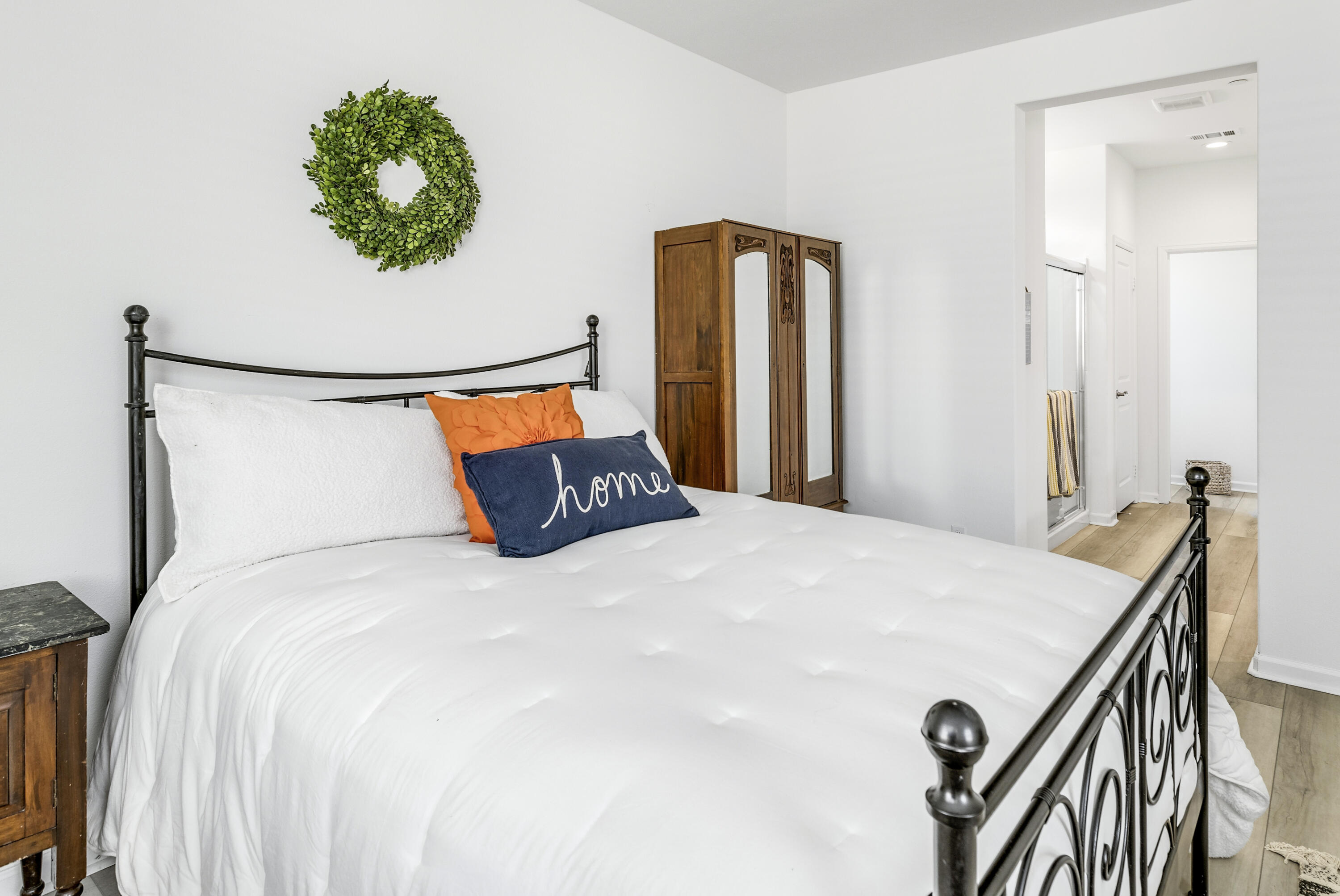 78804 Santa Rosa Way Palm Desert, CA 92211 - Photo 24 of 40 a bedroom with a bed and a dresser
