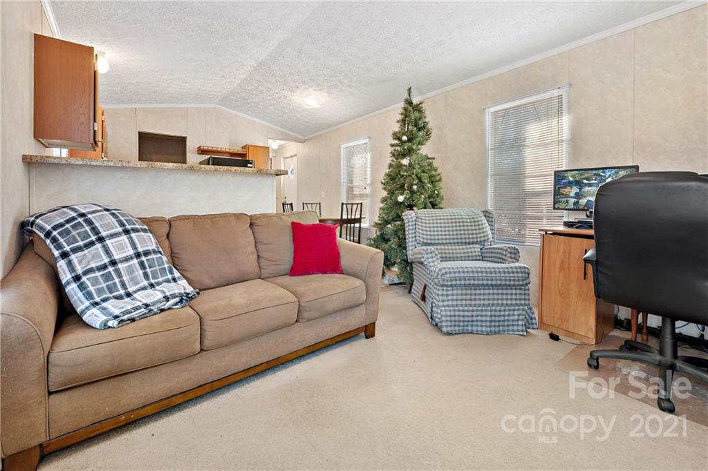 190 Morehead Road Marion, NC 28752 - Photo 12 of 31 Gallery Image 12