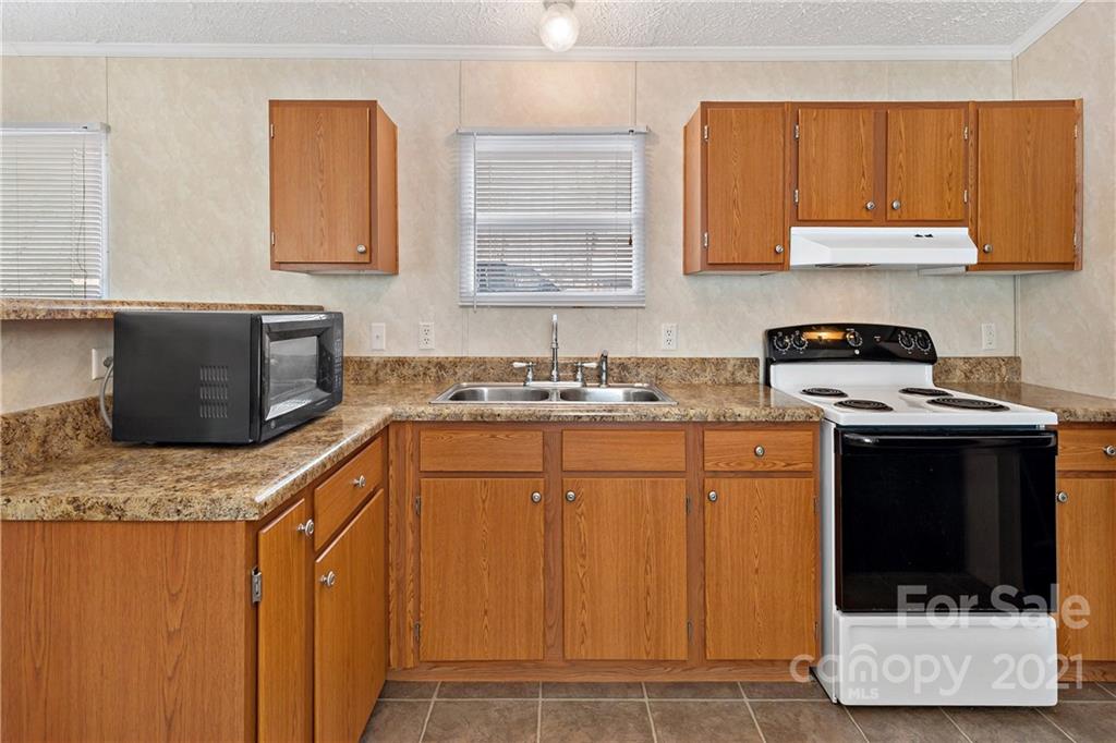 190 Morehead Road Marion, NC 28752 - Photo 18 of 31 Gallery Image 18