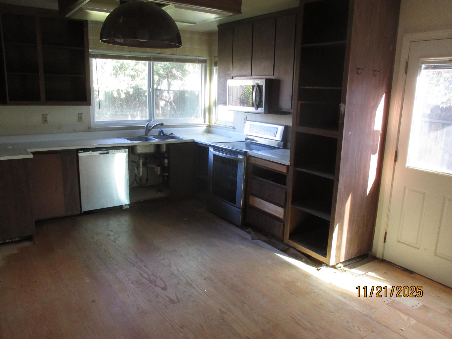 7072 Sunburst Way Citrus Heights, CA 95621 - Photo 5 of 34