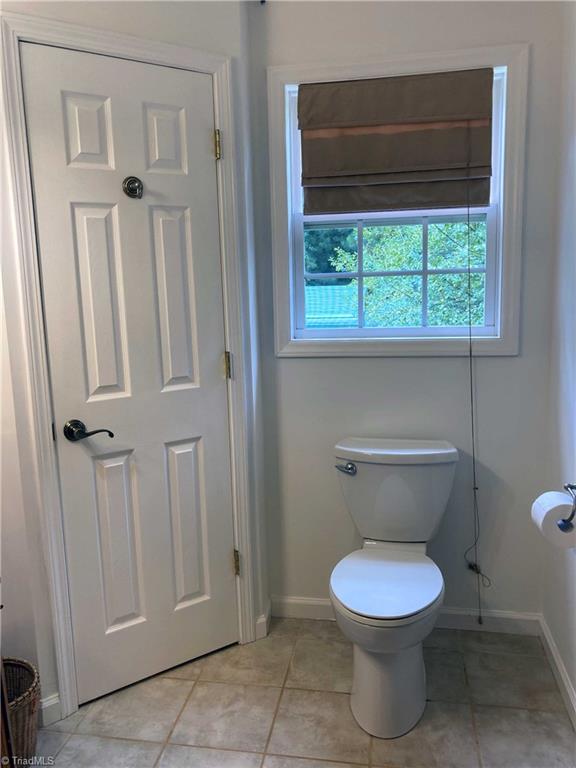 1391 Beckner Road Lexington, NC 27292 - Photo 27 of 50 Primary Bathroom
