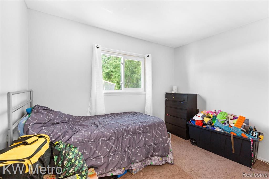 4090 Gleason Road Waterford, MI 48329 - Photo 10 of 21