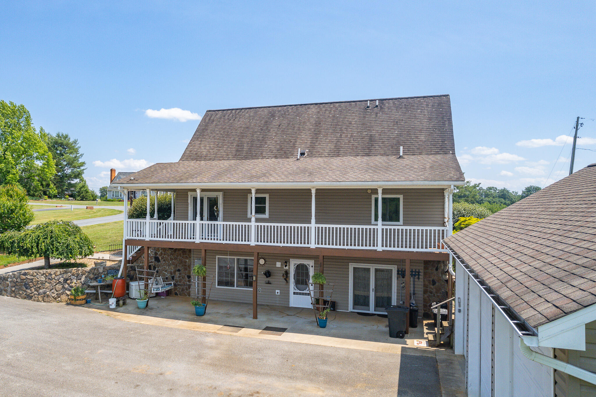 1747 Three Otters Road Bedford, VA 24523 - Photo 12 of 91 12