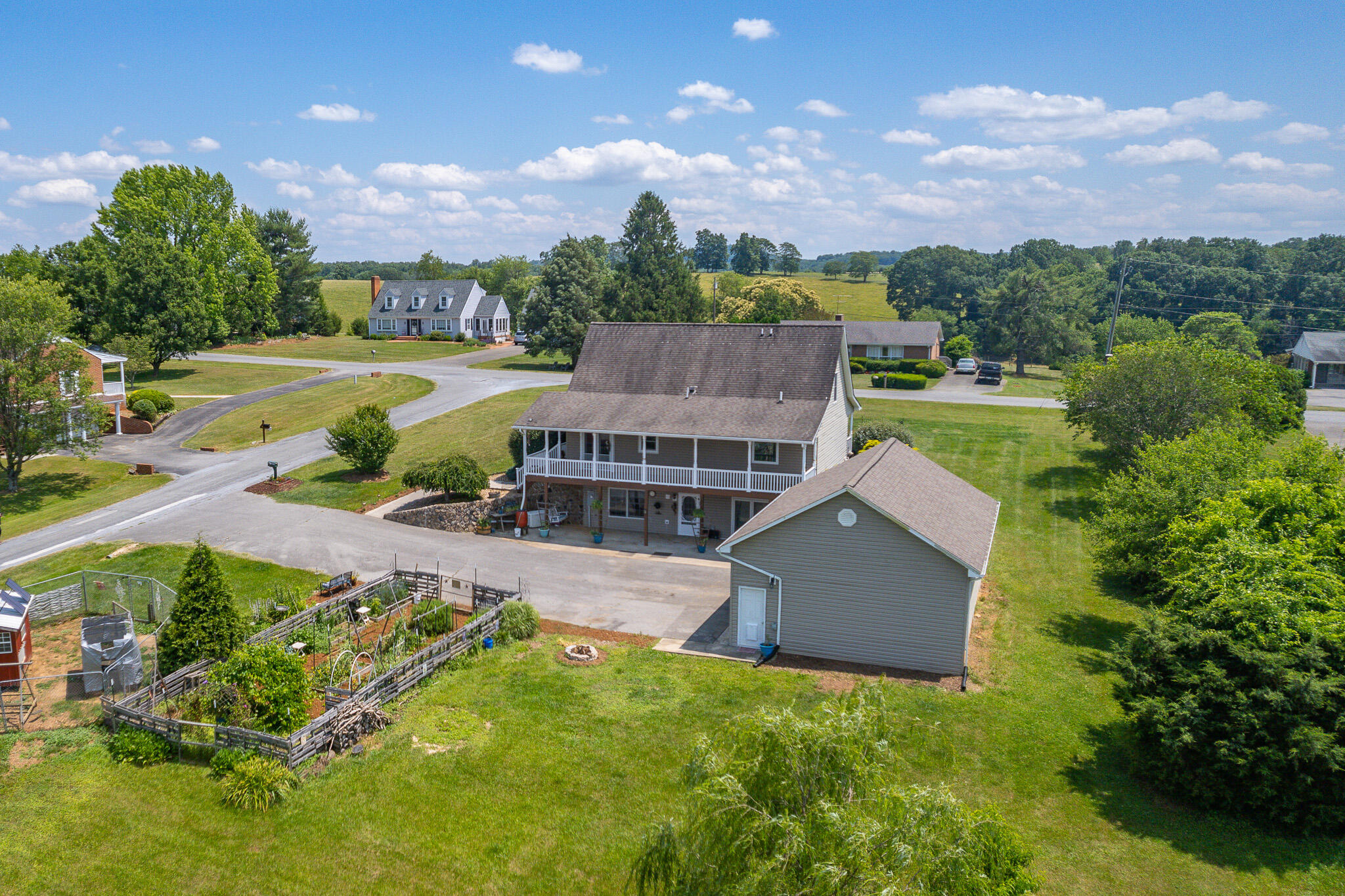 1747 Three Otters Road Bedford, VA 24523 - Photo 14 of 91 14