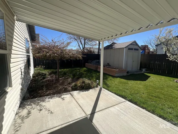 $329,900 | 329 West Ave J, Jerome, ID 83338