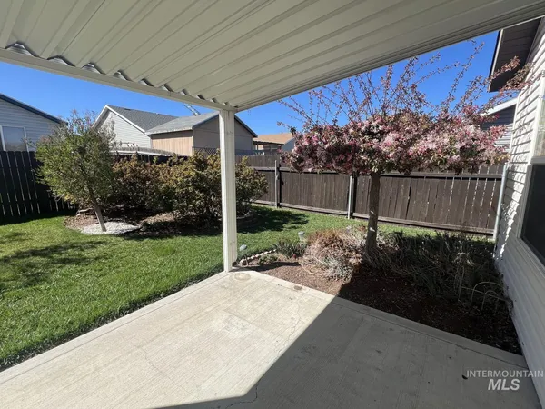 $329,900 | 329 West Ave J, Jerome, ID 83338