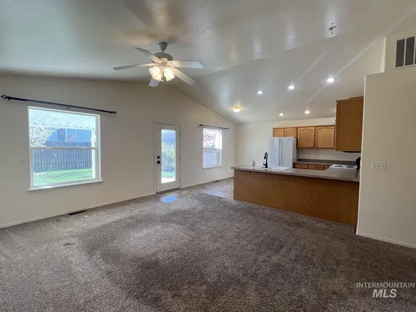 $329,900 | 329 West Ave J, Jerome, ID 83338