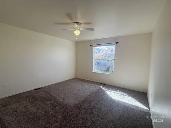 $329,900 | 329 West Ave J, Jerome, ID 83338