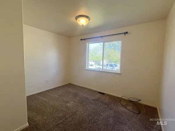 $329,900 | 329 West Ave J, Jerome, ID 83338