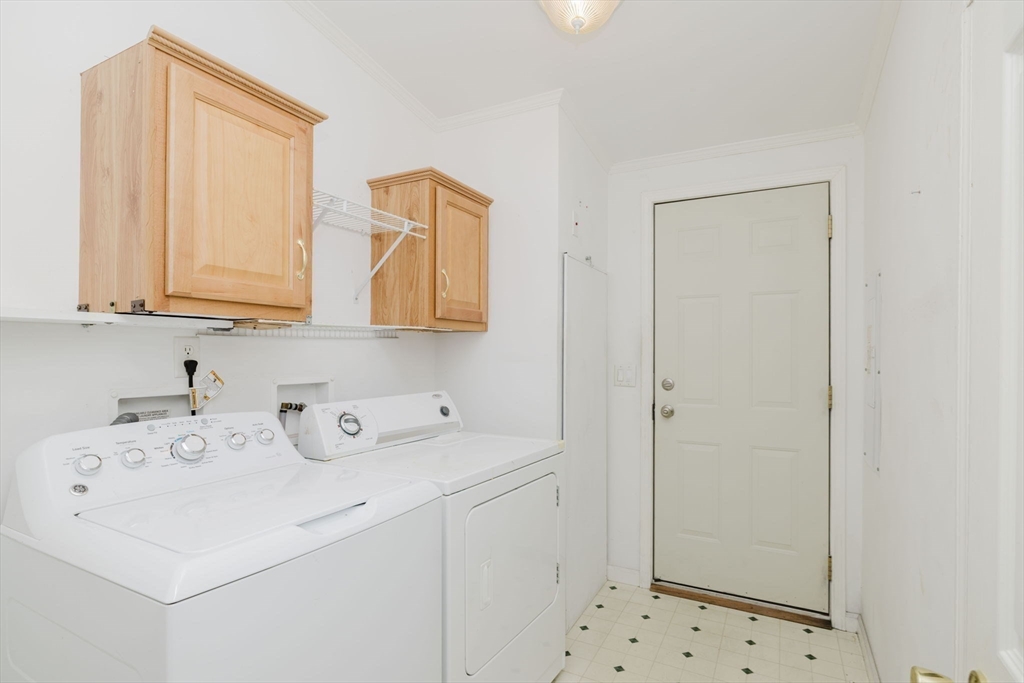 2602 Green Street Middleboro, MA 02346 - Photo 12 of 26 a utility room with dryer and washer