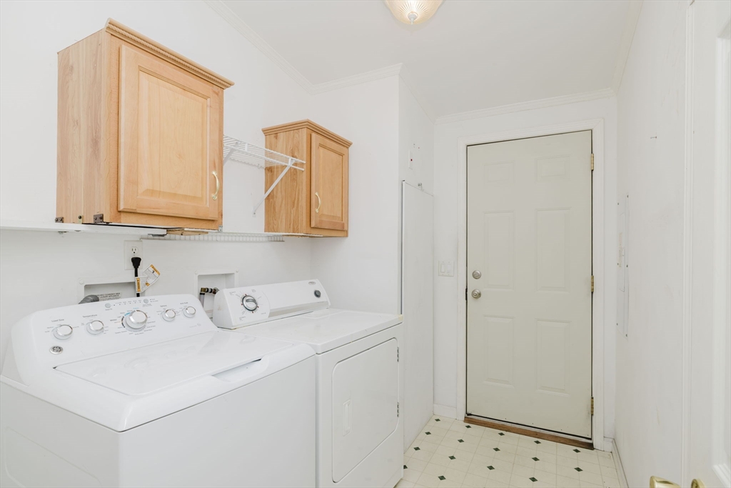 2602 Green Street Middleboro, MA 02346 - Photo 19 of 26 a utility room with dryer and washer