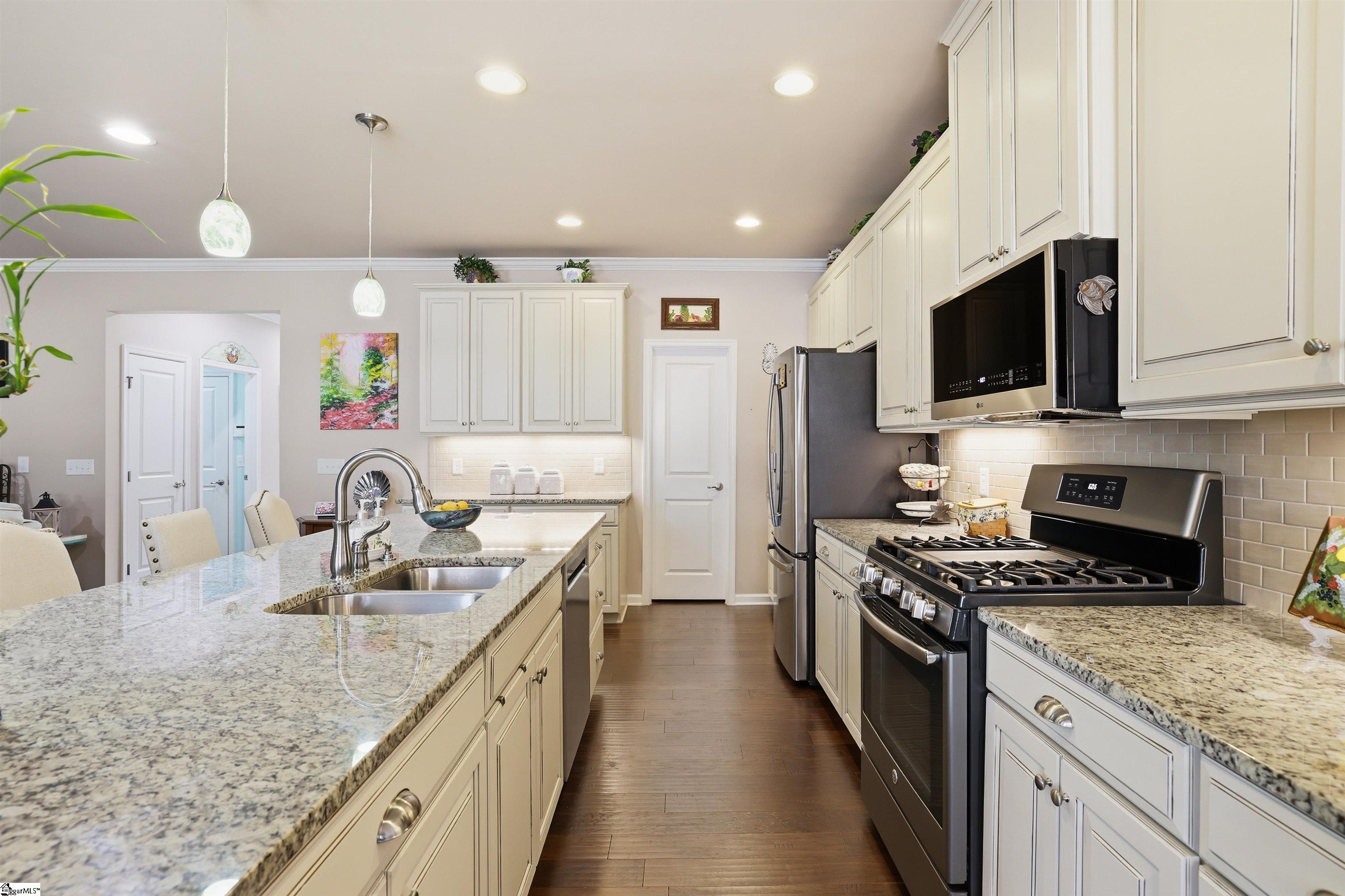 202 Ragin Court Simpsonville, SC 29681 - Photo 16 of 46