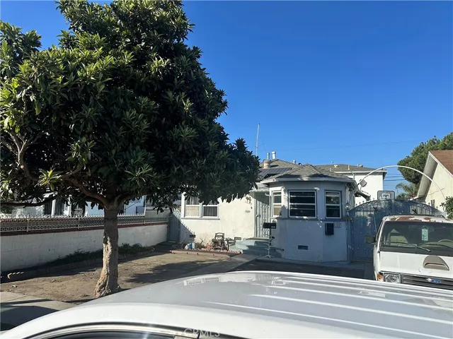 a view of multiple building