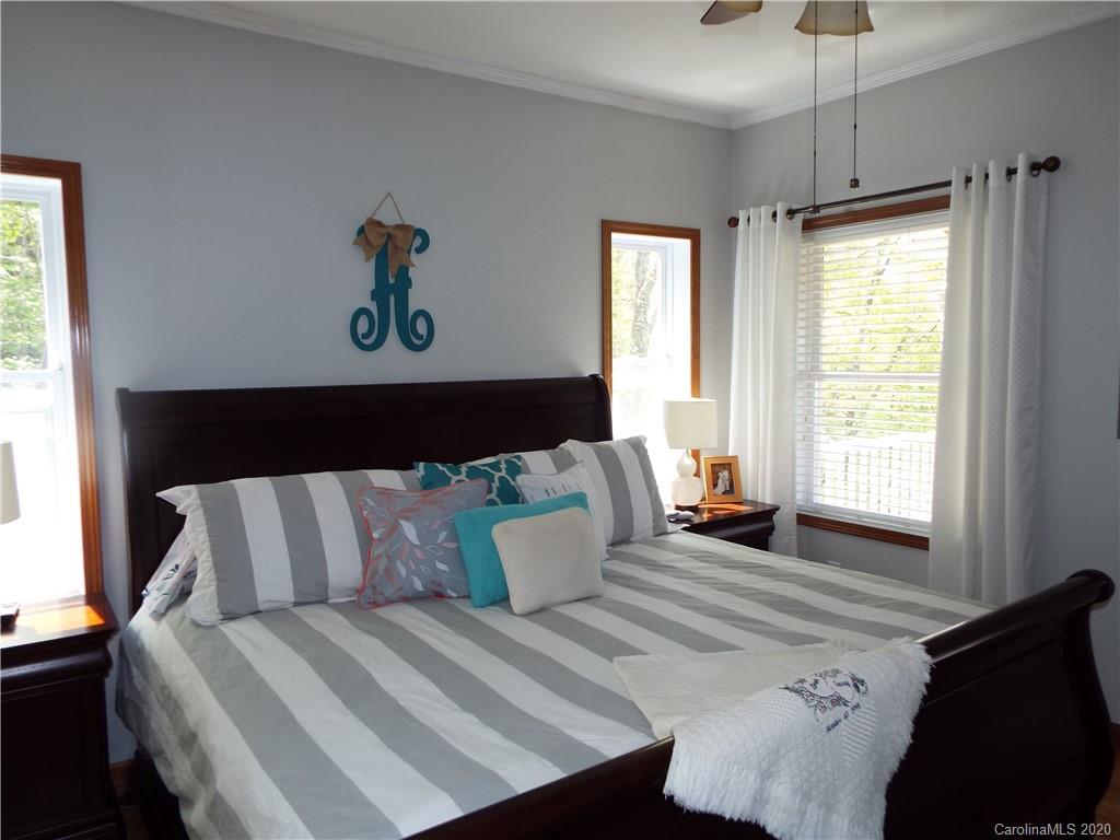 106 Signal Ridge, Unit 15 Sylva, NC 28779 - Photo 14 of 41 Gallery Image 14