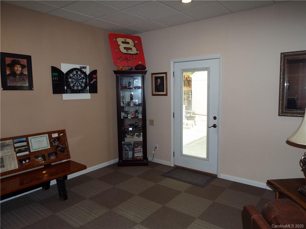 106 Signal Ridge, Unit 15 Sylva, NC 28779 - Photo 4 of 41 Gallery Image 4