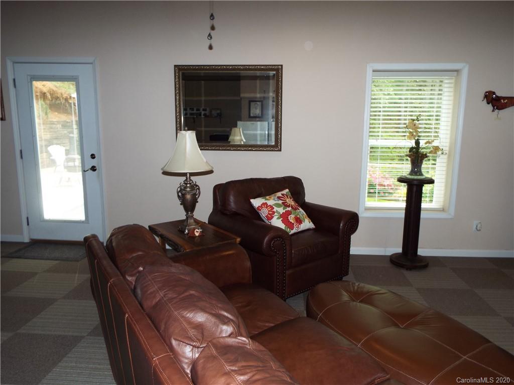 106 Signal Ridge, Unit 15 Sylva, NC 28779 - Photo 7 of 41 Gallery Image 7