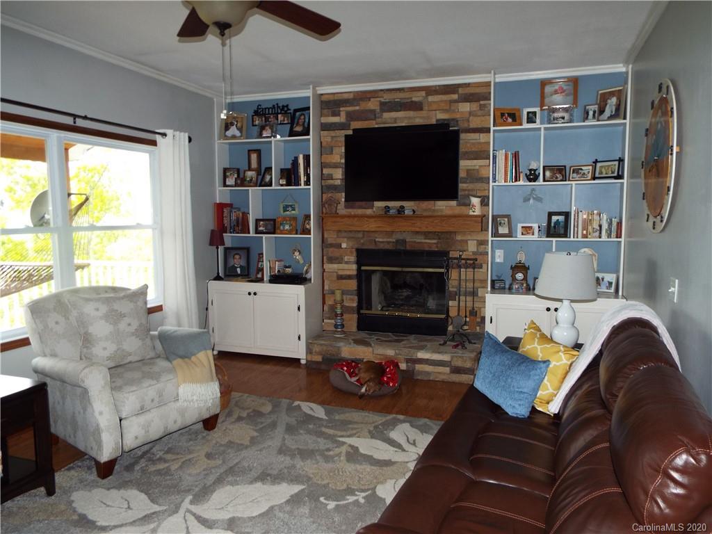 106 Signal Ridge, Unit 15 Sylva, NC 28779 - Photo 8 of 41 Gallery Image 8