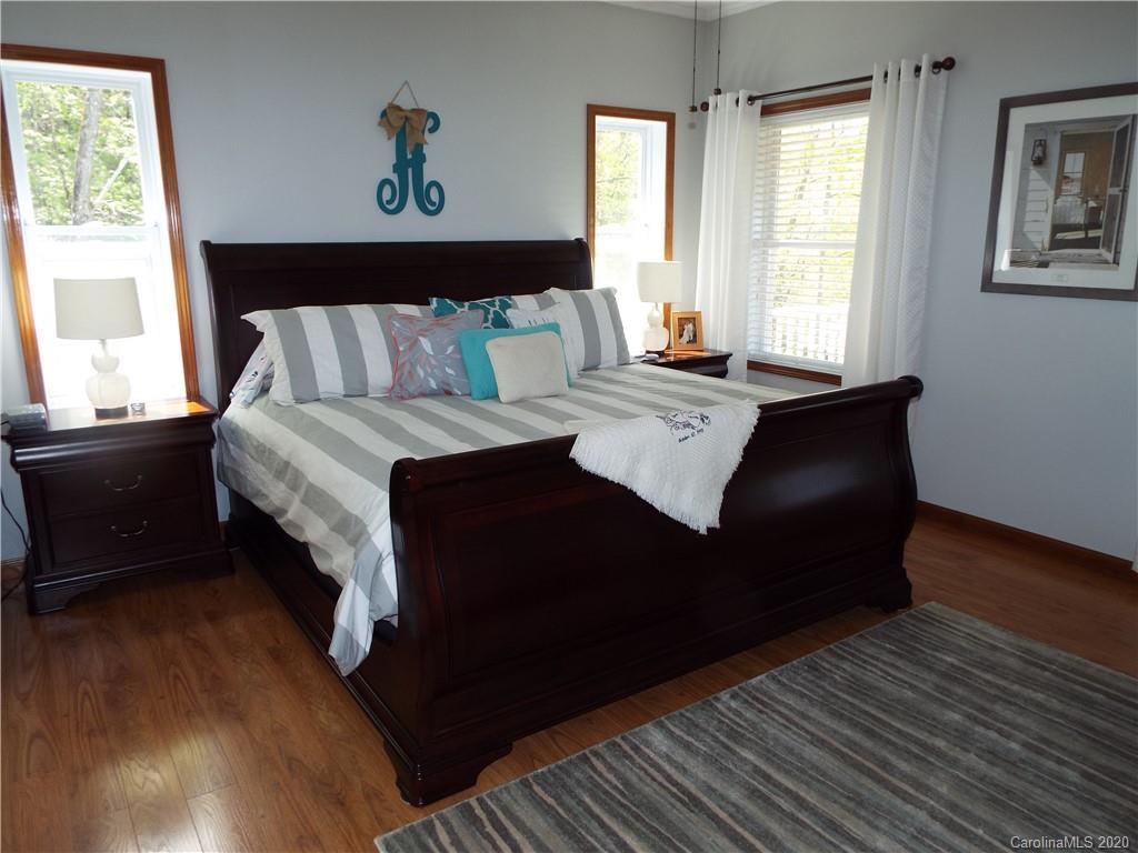 106 Signal Ridge, Unit 15 Sylva, NC 28779 - Photo 9 of 41 Gallery Image 9