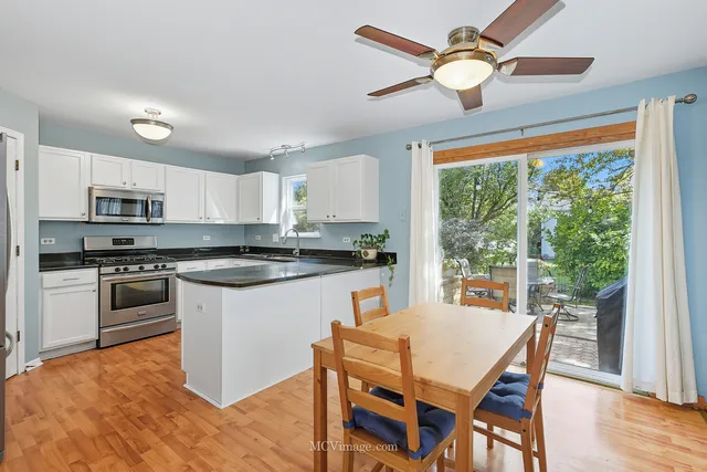 $399,900 | 2045 Winding Lakes Drive, Plainfield, IL 60586