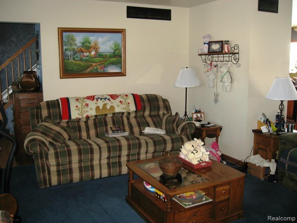 9053 Weber Road Columbus, MI 48063 - Photo 19 of 34 great Rm 2.jpg