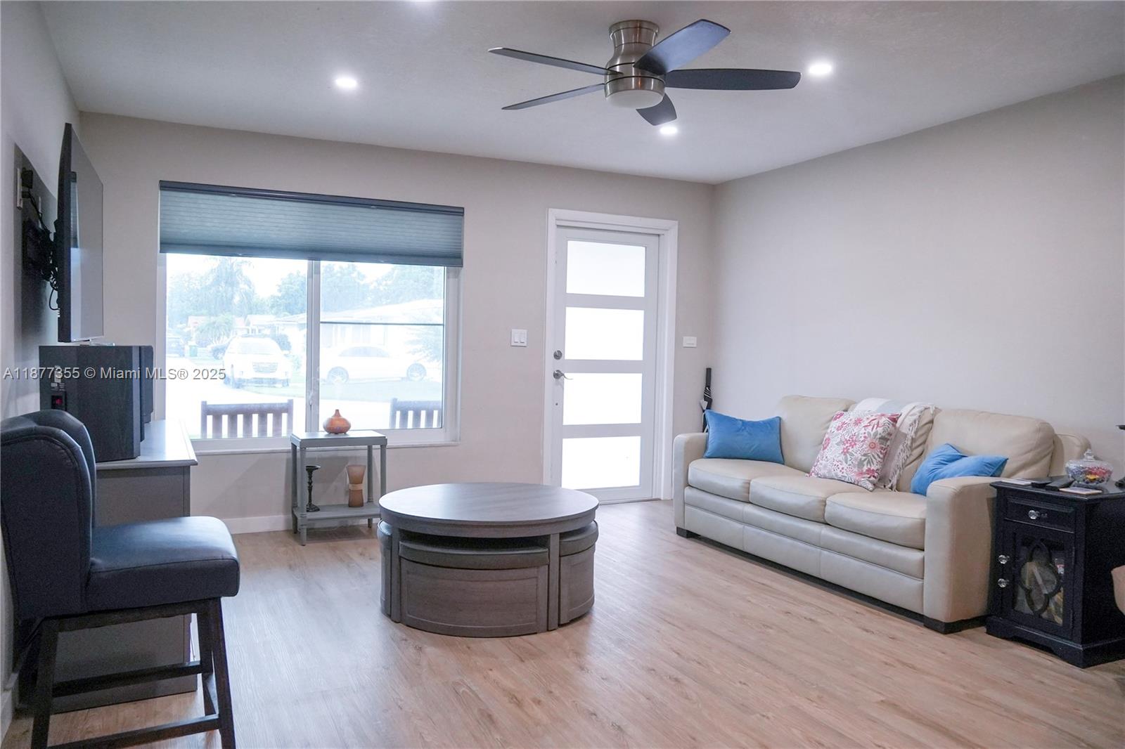 4401 Northwest 45th Street Tamarac, FL 33319 - Photo 4 of 26