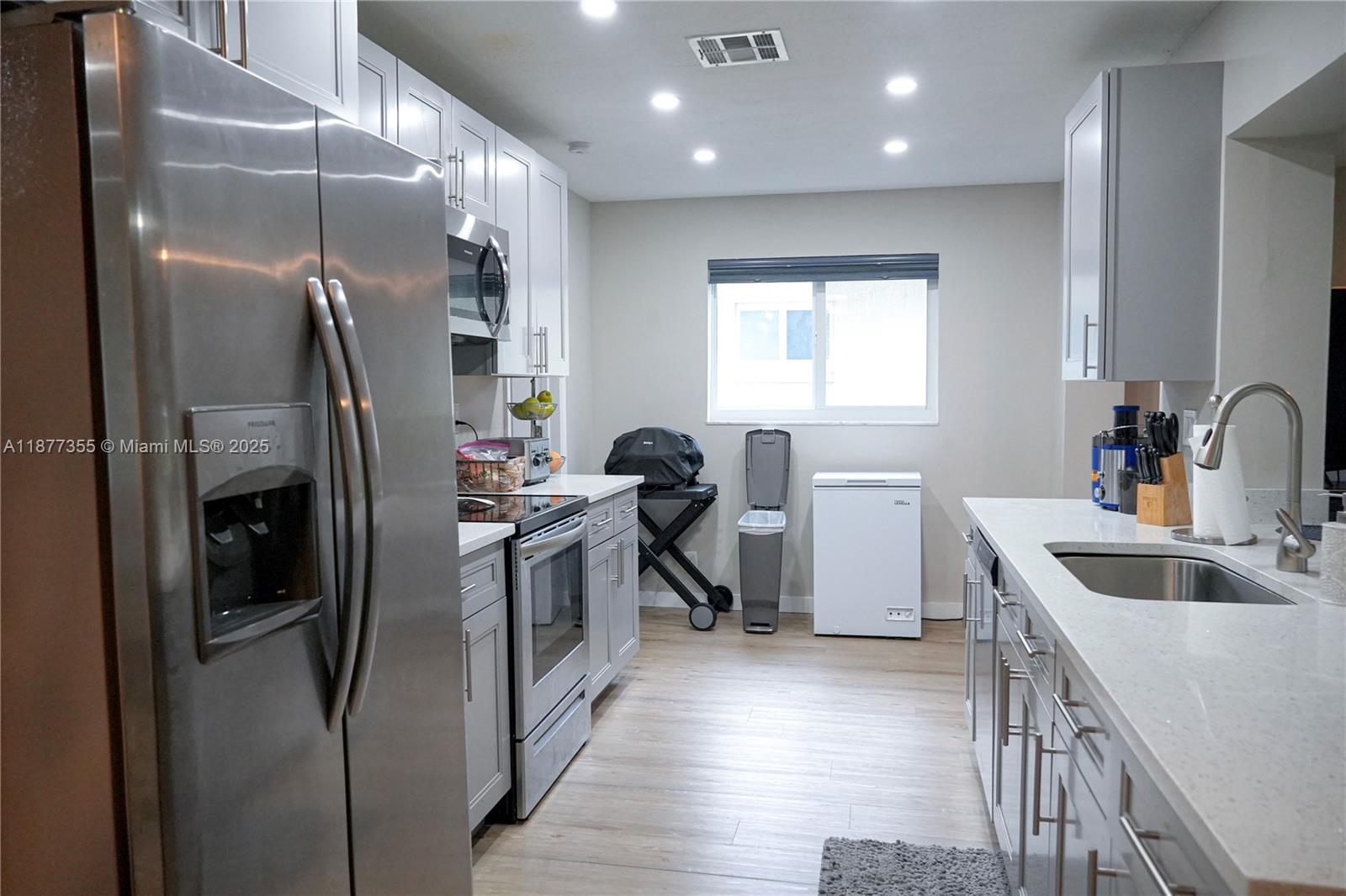 4401 Northwest 45th Street Tamarac, FL 33319 - Photo 7 of 26