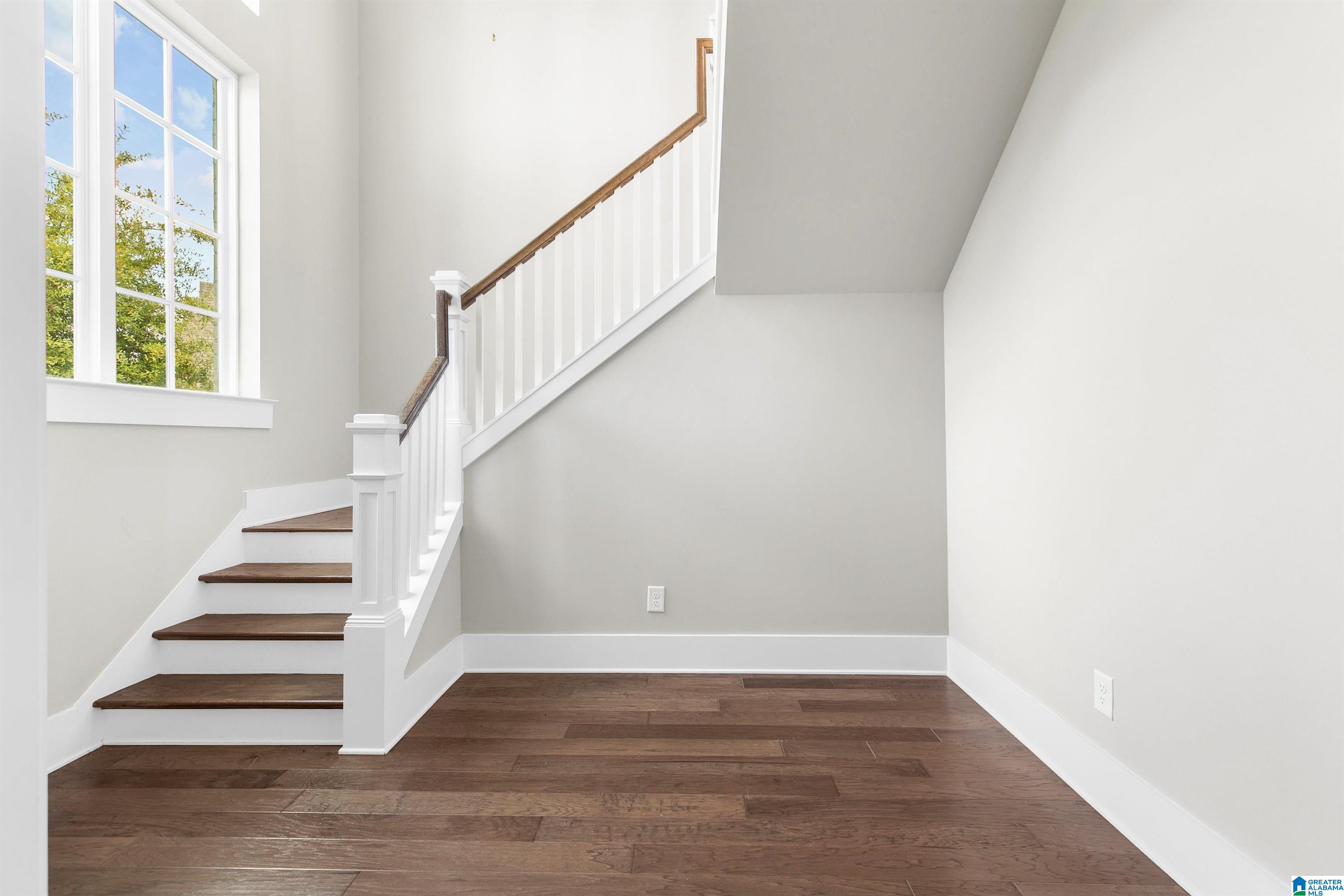 2170 Samuel Pass Birmingham, AL 35226 - Photo 2 of 33