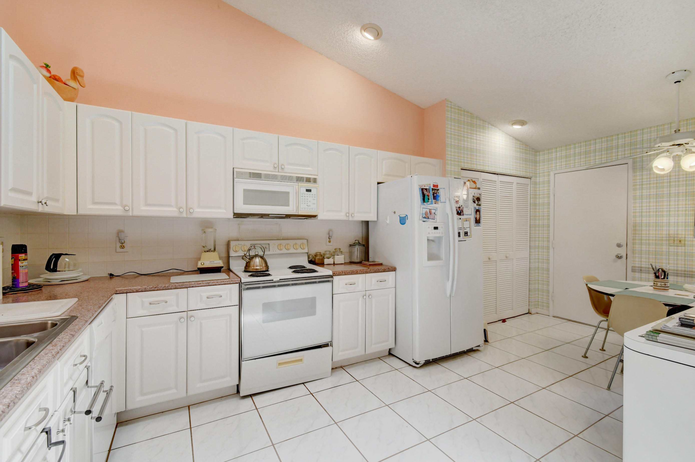 8247 Springlake Drive Boca Raton, FL 33496 - Photo 4 of 39 24_dsc_9157_58_59_60_61