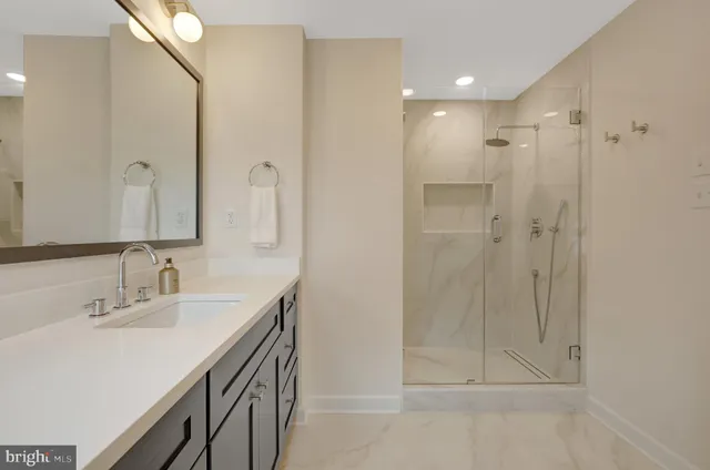 a view of a tennis court