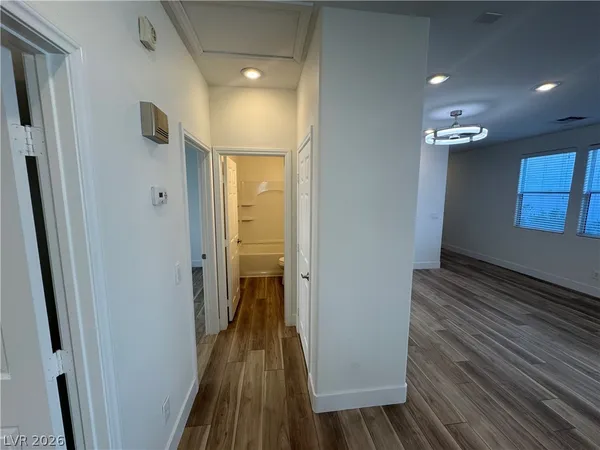 $2,100 | 6481 Moss Bluff Court, Las Vegas, NV 89141