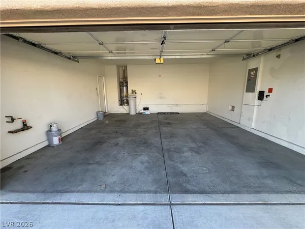 $2,100 | 6481 Moss Bluff Court, Las Vegas, NV 89141
