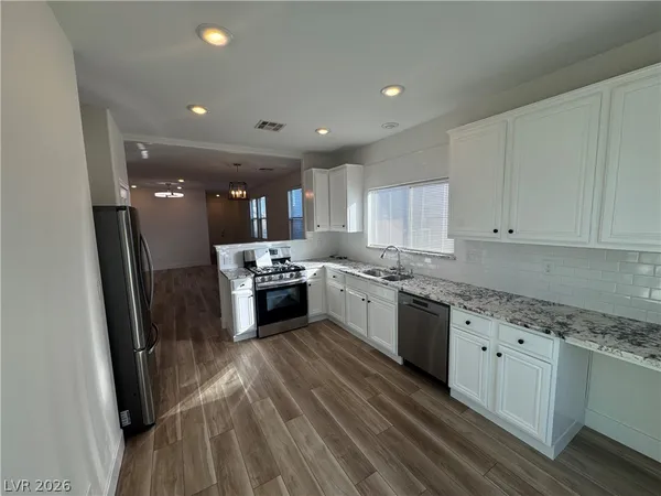 $2,100 | 6481 Moss Bluff Court, Las Vegas, NV 89141