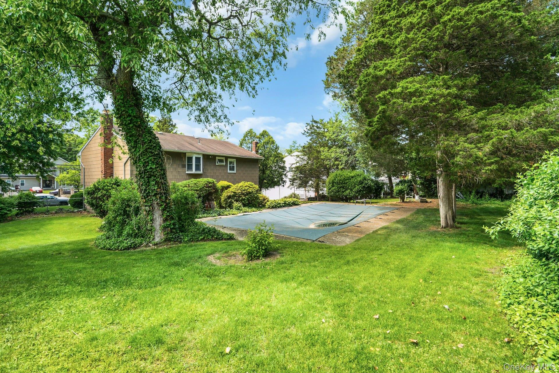 111 Daly Road East Northport, NY 11731 - Photo 34 of 38