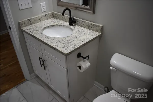 a bathroom with a toilet