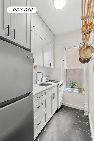 $360,000 | 140 East 95th Street, Unit 2E | Upper East Side